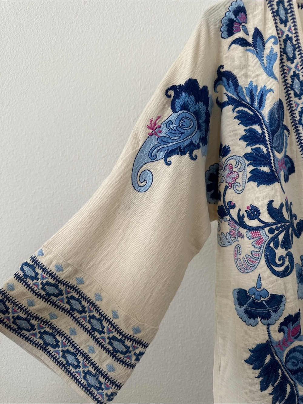 Johnny Was BIYA Short Kimono NAIDA Embroidered Cream Cardigan SZ Med NEW - Picture 3 of 6